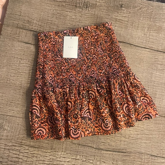 ALC Kade Mini Skirt in Pink Paisley. - Picture 4 of 5